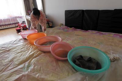 遂溪楼上漏水，住户失联，小区没物管，业主维权难！律师来支招……